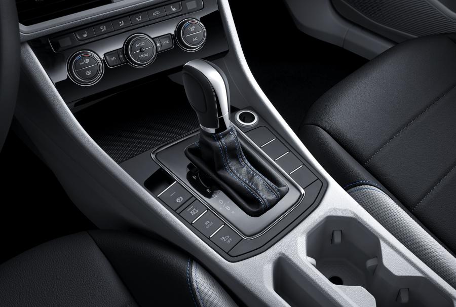 Детали интерьера Volkswagen e-Bora 2019 года  (CN) (фото 36 из 45)